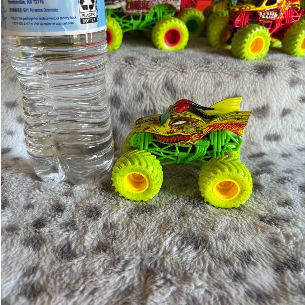 Monster Jam Dragon Monster Truck 1:64 Scale Die-Cast Toy Neon Green Yellow 2020